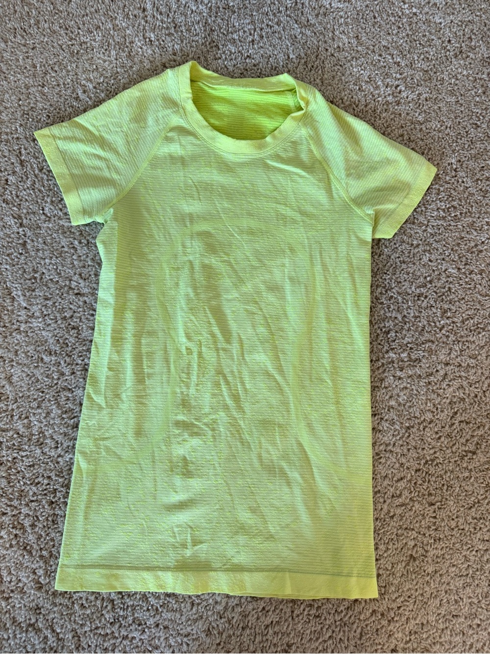 Lululemon Swiftly Tech Short Sleeve Shirt 2.0 - Neon Yellow - Size 4 - like new